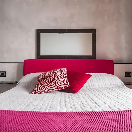 Apartment Beatrice - Haus Mit Pool Und Terrasse Am Iseosee By Interhome *