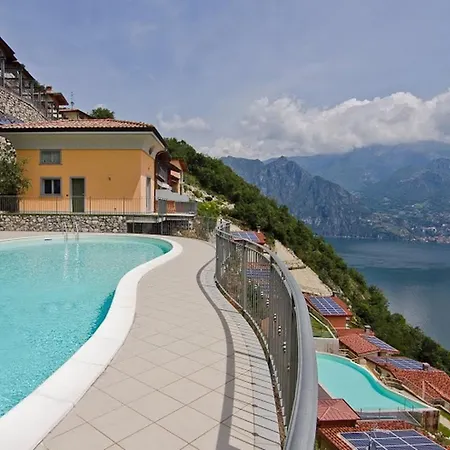 Beatrice - Haus Mit Pool Und Terrasse Am Iseosee By Interhome *